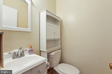 11366 Laurelwalk Dr, Laurel, MD 20708 - photo 6