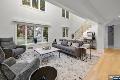 827 Alden Rd, Paramus, NJ 07652 - photo 6