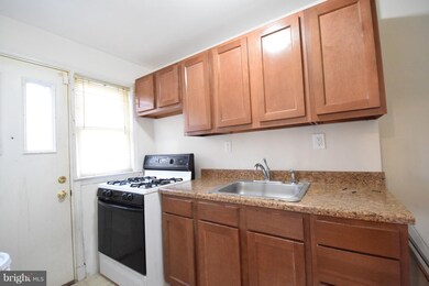 4434 Cedar Garden Rd, Baltimore, MD 21229 - photo 6