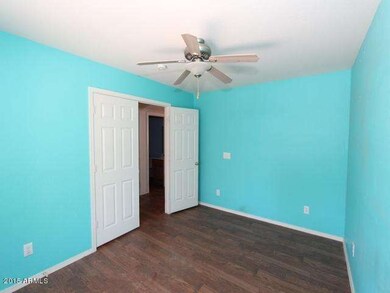 023-221690 Den View