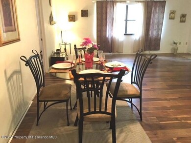 DIN AREA FAMILY ROOM