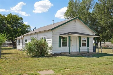View of front of home featuring a front lawn