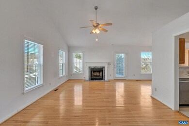 913 Locust Ln, Charlottesville, VA 22901 - photo 5
