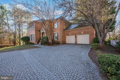 7902 Sandalfoot Dr, Potomac, MD 20854 - photo 2