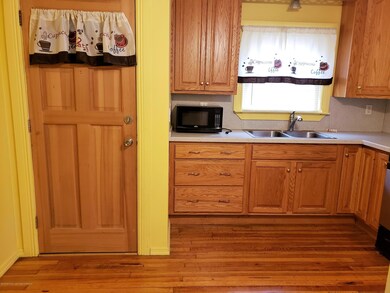 385 Aldrich Rd unit 1st floor, Howell, NJ 07731 - photo 4