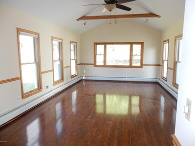 405 Prospect St, Hawley, PA 18428 - photo 5