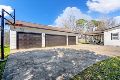 9311 Lanewood Dr, Houston, TX 77016 - photo 5