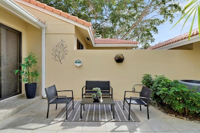 204 Old Meadow Way, Palm Beach Gardens, FL 33418 - photo 4