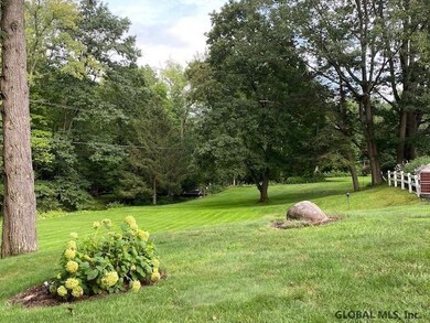 9 Hickory Ln, Schenectady, NY 12302 - photo 6