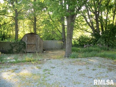610 W Elm St, Harrisburg, IL 62946 - photo 7