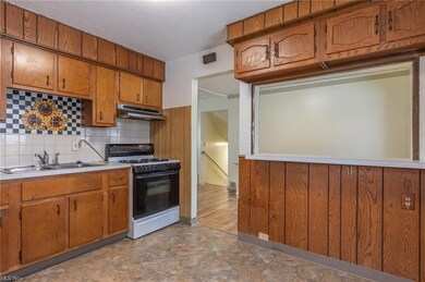 1901 Kennedy Dr, Wickliffe, OH 44092 - photo 7