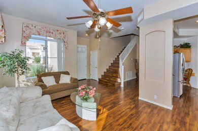3941 N 111th Dr-large-004-27-Living Room