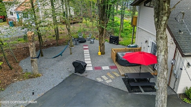 230 Greenbriar Cir, Tobyhanna, PA 18466 - photo 2