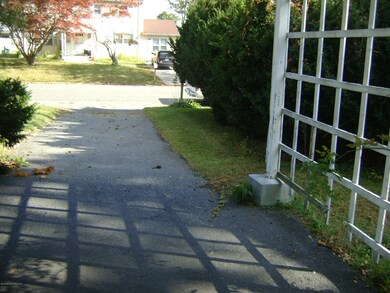 9 Pinebrook Dr, Neptune, NJ 07753 - photo 3