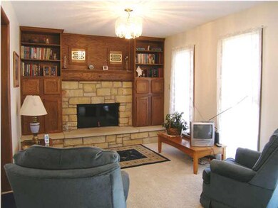 THE POTENTIAL FORMAL DINING AREA ADJOINS THE KITCH