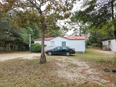 1157 Martin Dr, Defuniak Springs, FL 32433 - photo 2