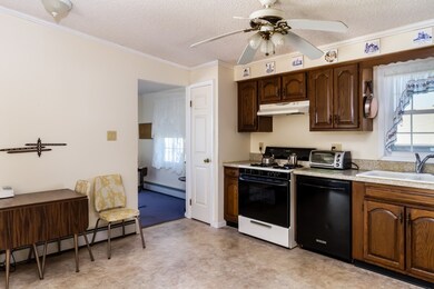 12 Bernese St, Fairhaven, MA 02719 - photo 5