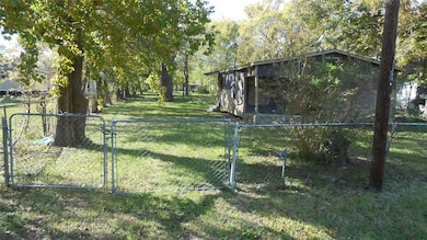 4603 Leffingwell St, Houston, TX 77026 - photo 2