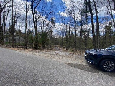 Entrance to Kettle Rock from Swamp Rd