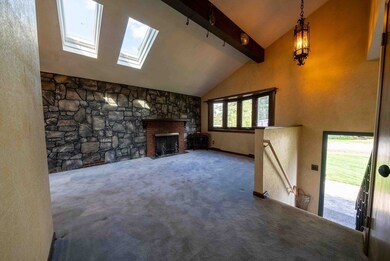 544 Coronation Dr, Franklin, MA 02038 - photo 3