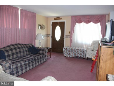 1141 Oakwood Dr, Glenolden, PA 19036 - photo 3