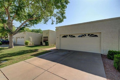 7717 S Kachina Dr, Tempe, AZ 85284 - photo 2
