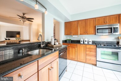 1322 Chetworth Ct, Alexandria, VA 22314 - photo 2