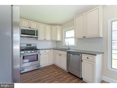 15 Bloomfield Ln, Willingboro, NJ 08046 - photo 4