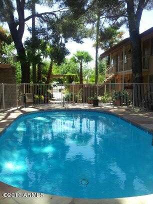 POOL -FLAGSTONE AROUND POOL