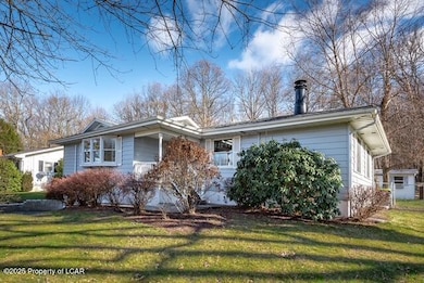 552 Woodlawn Ave, Mountain Top, PA 18707 - photo 3