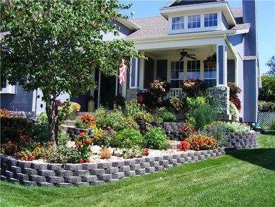 721 S Adams St, Raymore, MO 64083 - photo 4