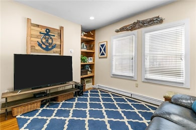 100 Warner St unit 7, Newport, RI 02840 - photo 4