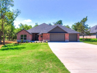 9071 Oak Tree Cir, Edmond, OK 73025 - photo 2