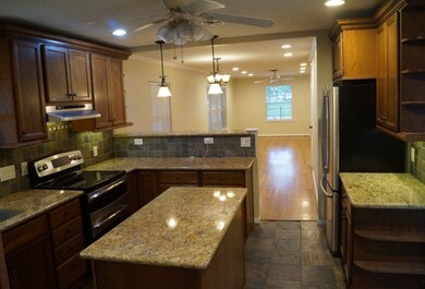 502 Sue St, Houston, TX 77009 - photo 7