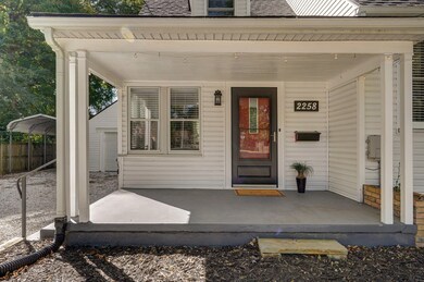 2258 E Grand St-5