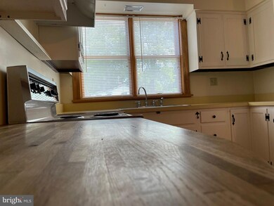 704 Round Hill Rd, Winchester, VA 22602 - photo 6