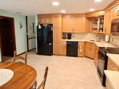 256 Cross St, Bridgewater, MA 02324 - photo 7