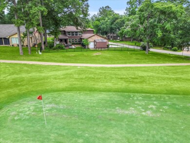 Right on the 5th Green, a GOLFER'S DREAM!
