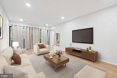 9812 Kingsbridge Dr unit 102, Fairfax, VA 22031 - photo 4