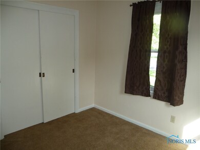 928 W College Ave, Woodville, OH 43469 - photo 5