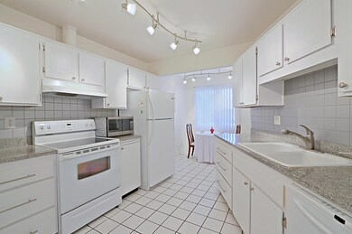 10874 W Buccaneer Dr, Sun City, AZ 85351 - photo 7