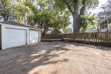 1326 Campbell Ave, Des Plaines, IL 60016 - photo 3