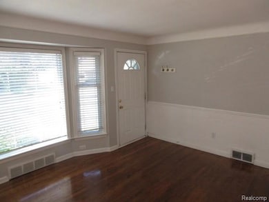 113 E Webster Rd, Royal Oak, MI 48073 - photo 3