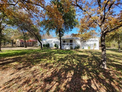 1011 Shady Ln, Springtown, TX 76082 - photo 2