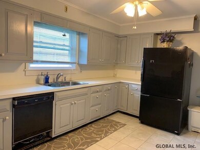 12 Marwood St, Albany, NY 12209 - photo 2