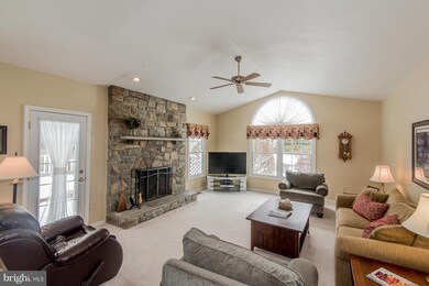 7815 Breakstone Ct, Ellicott City, MD 21043 - photo 2