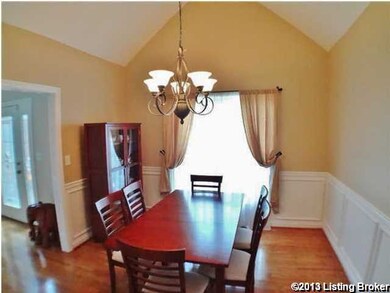 11037 Radleigh Ln, Louisville, KY 40291 - photo 7