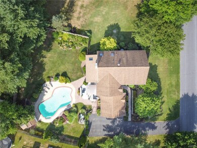 4654 Ash Dr, Nazareth, PA 18064 - photo 2