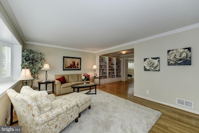 3430 Glen Carlyn Dr, Falls Church, VA 22041 - photo 2