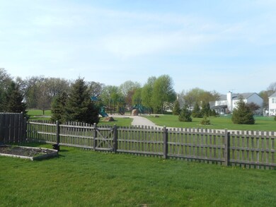 2130 Cumberland Pkwy, Algonquin, IL 60102 - photo 5